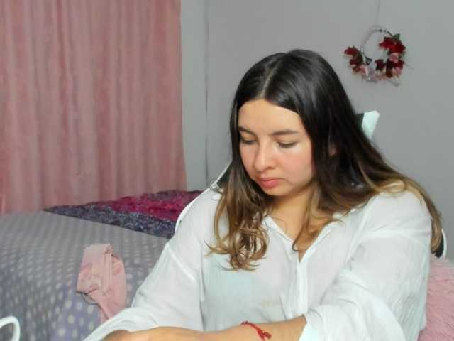 LaraCat1 live cam on BongaCams