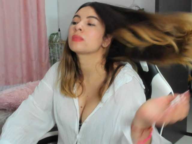 LaraCat1 live webcam show