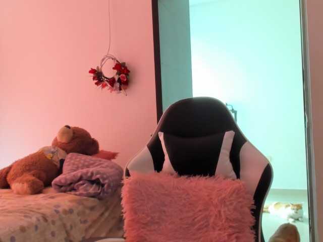 LaraCat1