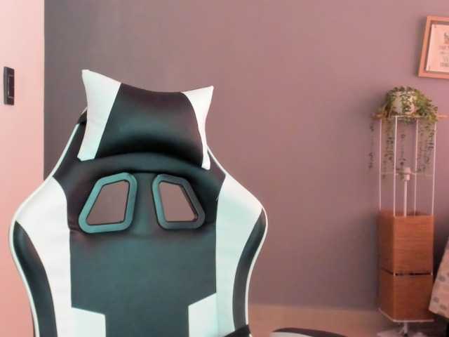 LaraCat1