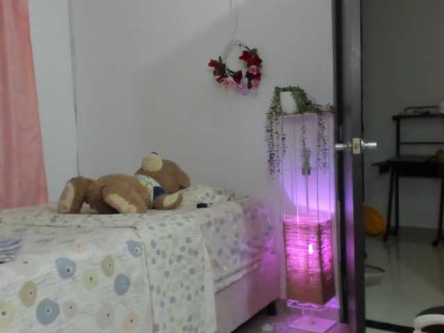 LaraCat1