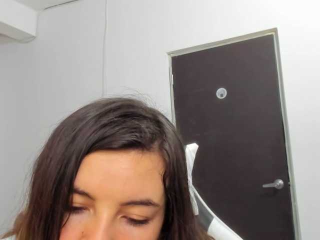 LaraCat1 live cam on BongaCams