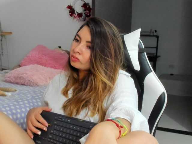 LaraCat1 live webcam show