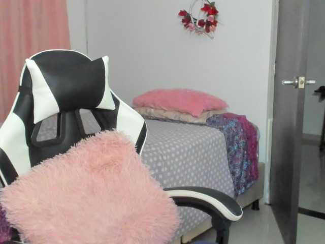 LaraCat1