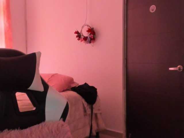 LaraCat1 live cam on BongaCams