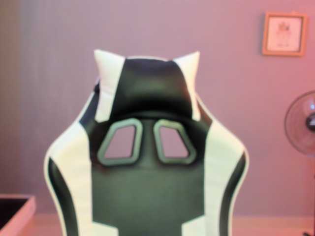 LaraCat1