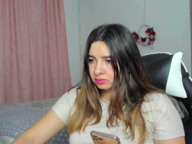 LaraCat1 live cam on BongaCams