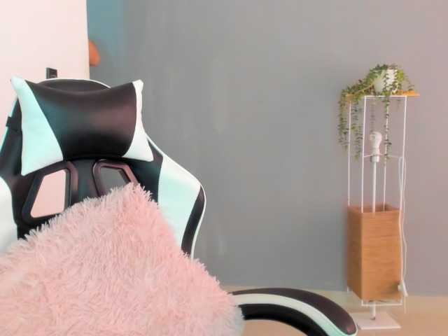 LaraCat1