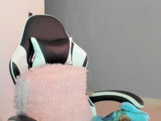 LaraCat1