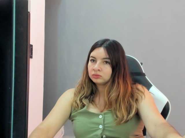 LaraCat1 live cam on BongaCams