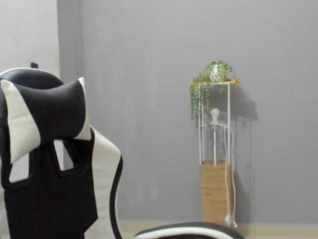 LaraCat1 live cam on BongaCams