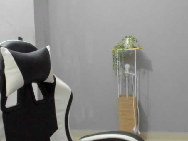 LaraCat1