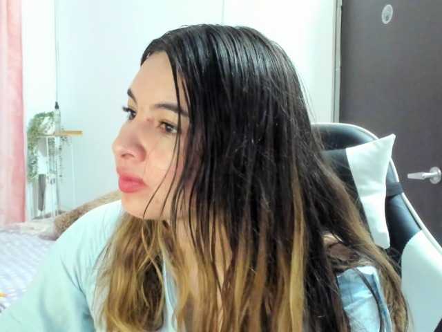 LaraCat1 live cam on BongaCams