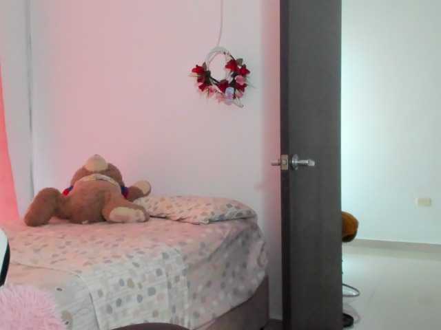 LaraCat1
