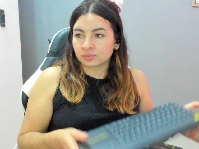LaraCat1 live cam on BongaCams
