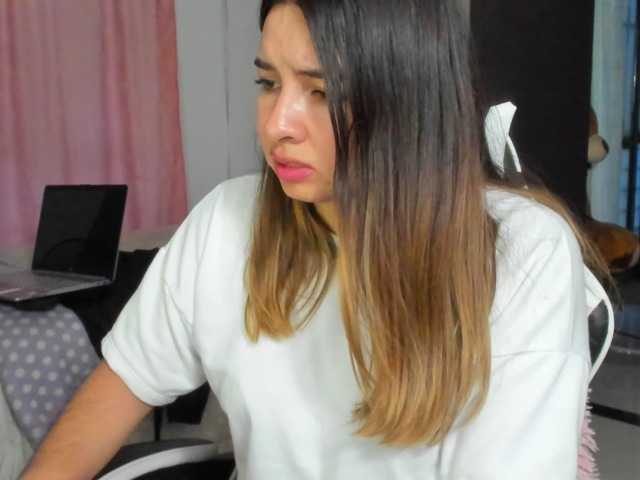 LaraCat1 live cam on BongaCams
