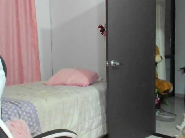 LaraCat1 live cam on BongaCams