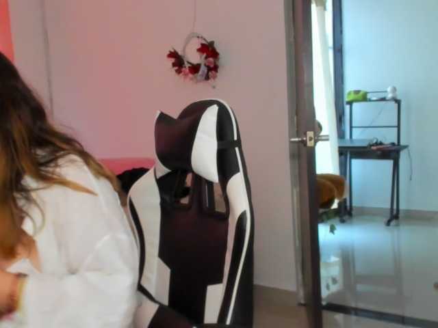 LaraCat1