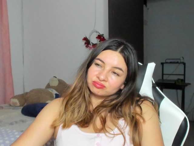 LaraCat1 live cam on BongaCams