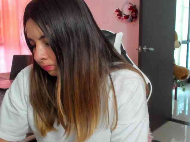 LaraCat1 webcam