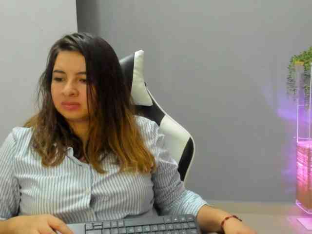 Model: LaraCat1