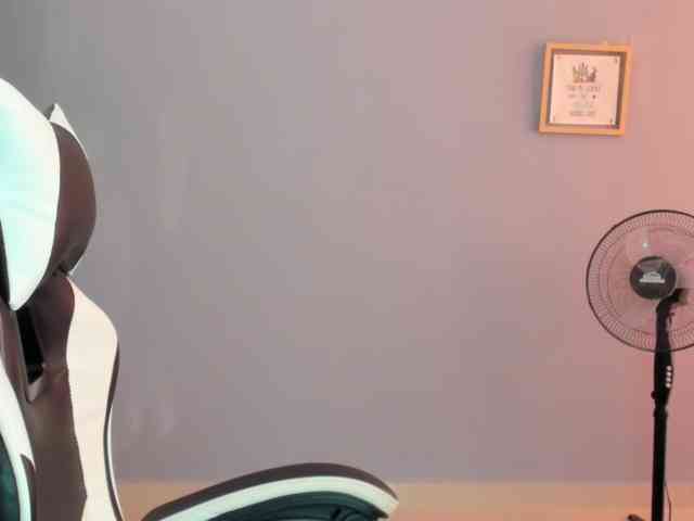 LaraCat1 webcam