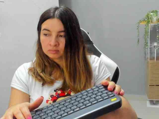 LaraCat1 webcam