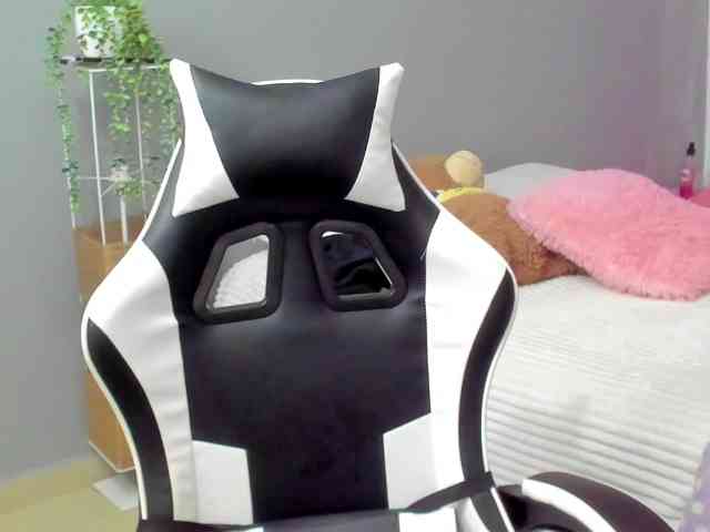 LaraCat1 webcam