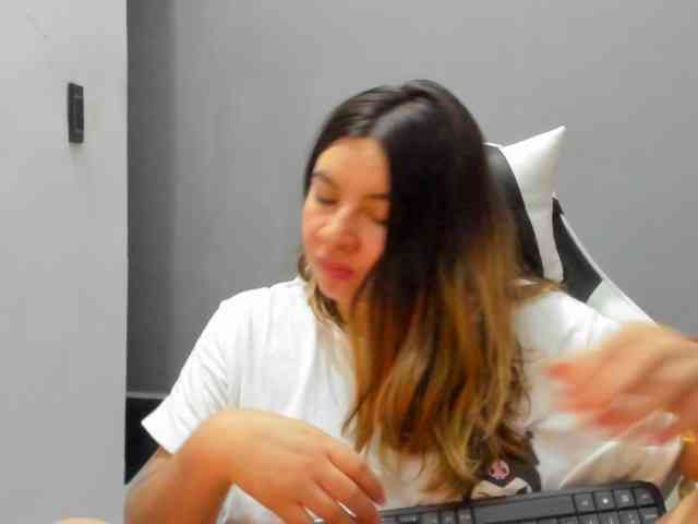 LaraCat1 webcam