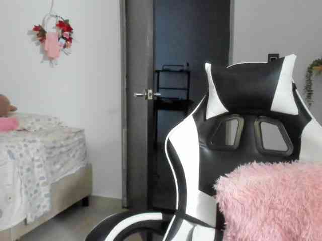 LaraCat1 webcam