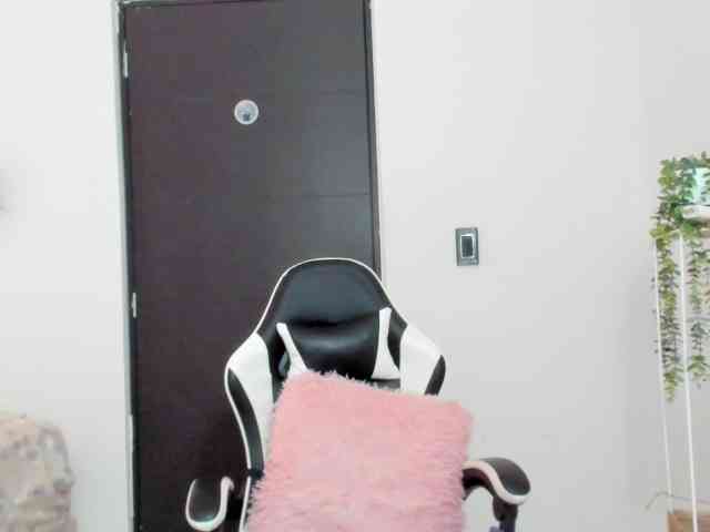 LaraCat1 webcam