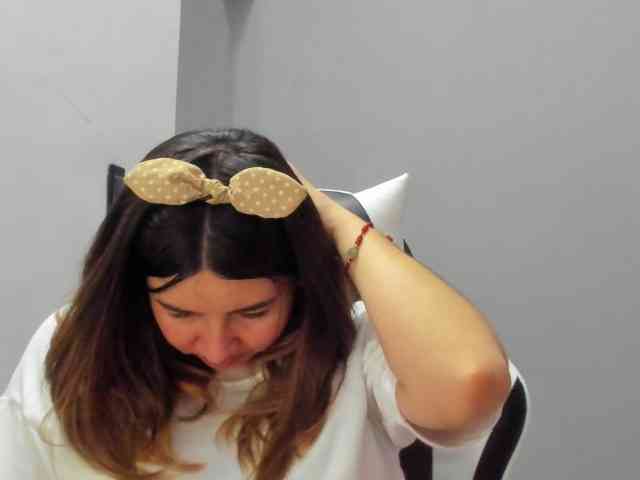 LaraCat1