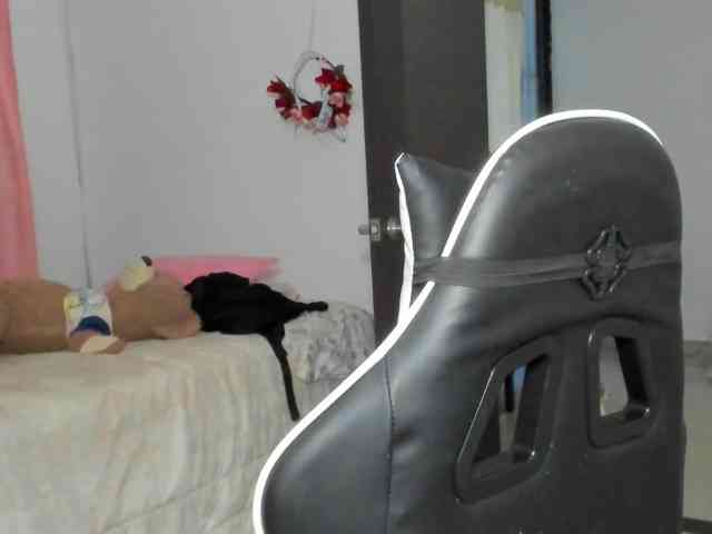 LaraCat1 webcam