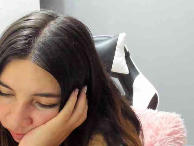 LaraCat1 webcam
