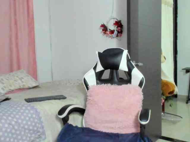 LaraCat1 webcam