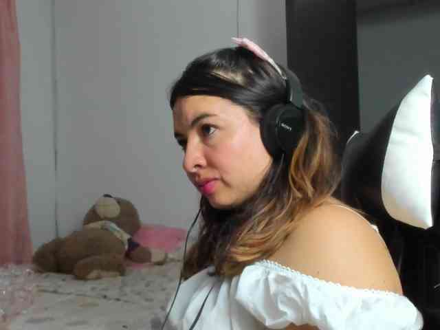 LaraCat1 webcam