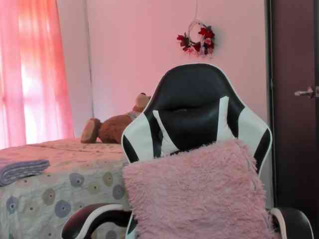 LaraCat1 webcam