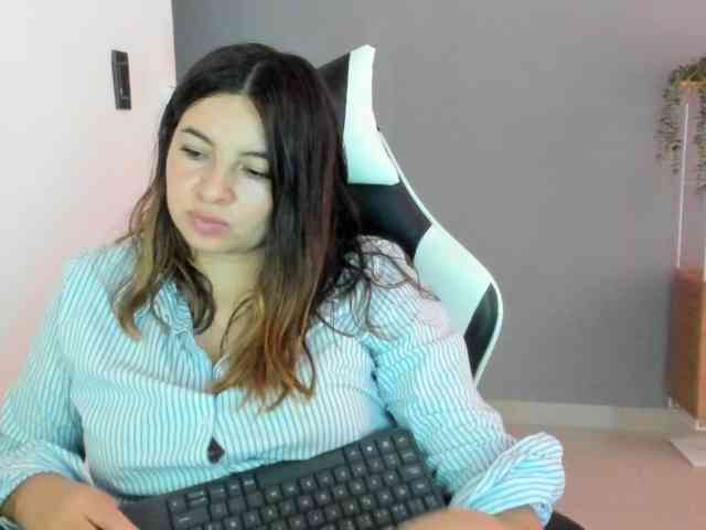 LaraCat1 webcam