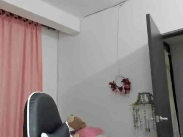 LaraCat1 webcam