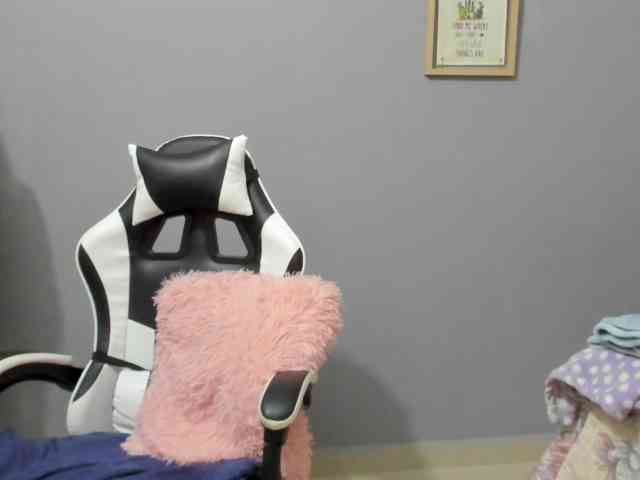 LaraCat1 LaraCat1