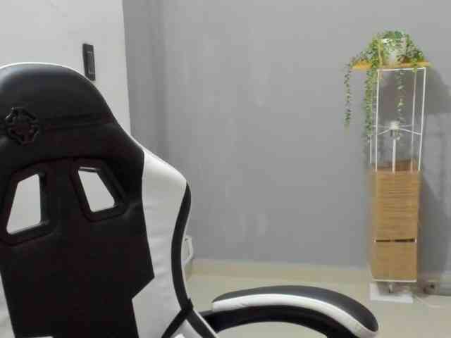 LaraCat1 webcam