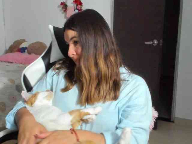 LaraCat1 webcam