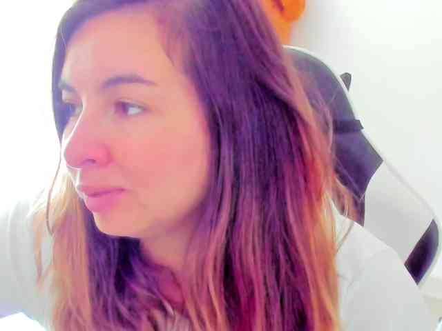 LaraCat1
