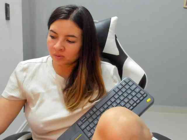 LaraCat1 webcam