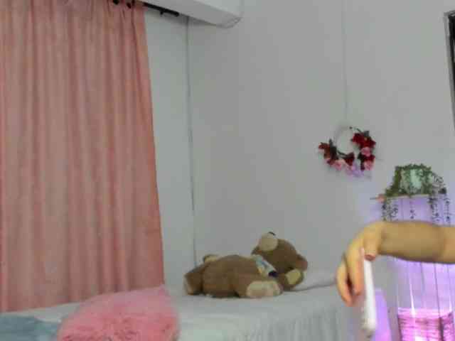 LaraCat1 webcam