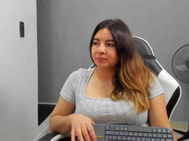 LaraCat1 webcam