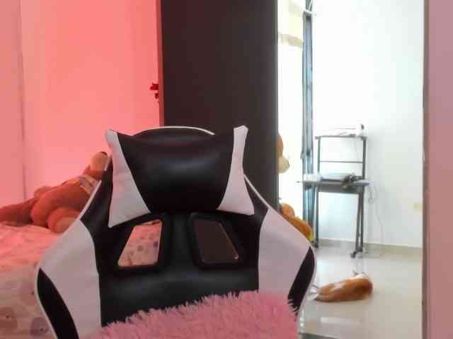 LaraCat1 webcam