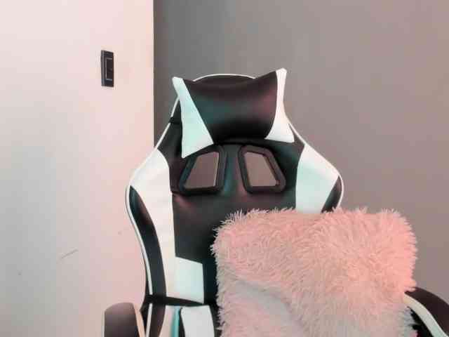 LaraCat1 webcam