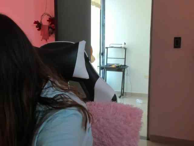 LaraCat1 webcam