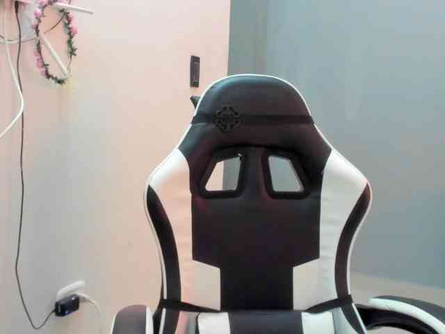 LaraCat1 webcam